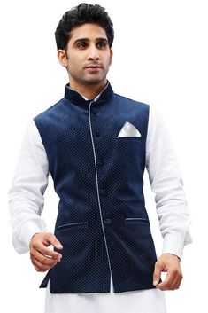 Vastramay brings to you this Stylish yet Comfortable Men Navy Blue Men Digital Print Velvet Modi Jacket. Adorn it for a perfect Classy and Trendy look. Pair it with a juti or a mojari for the Royal look. Product Features :  Top Color: Blue Top Fabric: Velvet Lining Material: Cotton Satin Product Type: Modi Nehru Jacket Hemline: Straight Fabric Purity: Pure Placket: Button Placket Collar: Mandarin Collar Sleeves: Sleeveless Sherwani For Men, Nehru Jacket, Navy Blue Top, Royal Look, Nehru Jackets, Kids Styles, Blue Pin, Indian Wedding Outfits, Mens Pajamas