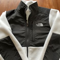 Amazing Condition - Two Very Very Small Imperfections As Shown In Pics. Otherwise Looks Brand New! The North Face Winter Fleece Jacket, Sporty White The North Face Outerwear, White Sporty Outerwear By The North Face, White The North Face Outerwear For Outdoor Activities, The North Face Sporty Fleece Jacket For Fall, White Fleece Jacket For Winter Outdoor Activities, The North Face Long Sleeve Winter Fleece Jacket, The North Face Sporty Fleece Jacket With Fleece Lining, Sporty The North Face Fleece Jacket