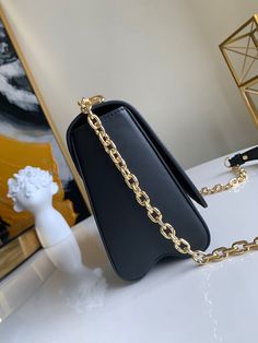 Size: 23.0cm*17.0cm*9.5cm It comes with Dust box, Care manual, Tag, and Paper bag. Luxury Shoes Women, Bv Bag, Latest Shoes, Contact Us, Clutch Bag, Paper Bag, Things To Come