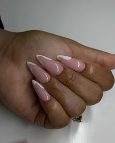 Almond French Designs, French Tip Almond Design, Almond Nails With White Design, Squiggly French Tip Nails, White Tips Design, White Almond Nails Designs, Almond Nails White Design, Almond Nails Designs White, French With Design Nails