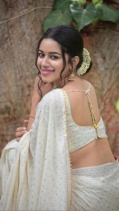 Backless Blouse Designs, Indian Actress Hot Pics, Beautiful Saree, Indian Beauty Saree, Desi Beauty, Beauty Women, Saree, Actresses