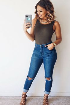 Lasula Boutique Denim, Forever 21 bodysuit, Dynamite necklace. Summer outfit, date night outfits, highwaisted jeans, distressed denim. Diy Bodysuit, Bodysuit Outfit Ideas, Comfy Jeans Outfit, Highwaisted Jeans, Date Night Outfit Summer, Bodysuit Outfit, Date Night Outfits, Spring Denim, Dream Closets