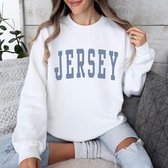 Crafted with a blend of 50% cotton and 50% polyester, these sweatshirts provide an ultimate soft and cozy feel. The Direct-to-Garment printing technique ensures a durable and professionally finished look, without the use of vinyl. ❤️ Opt for a relaxed fit by sizing up, or achieve an oversized look with a sweatshirt two sizes larger than usual. ◦ ◦ ◦ ◦ ◦ Care Instructions ◦ ◦ ◦ ◦ ◦ Maintain quality with cold, inside-out machine wash using mild detergent. Avoid fabric softeners, use non-chlorine b Trendy French Terry Crew Neck Tops, Casual French Terry Crew Neck Top, Trendy French Terry Tops For College, White Stretch Crew Neck Sweatshirt, Fleece Long Sleeve Top With Letter Print, Fleece Tops With Letter Print And Long Sleeves, Long Sleeve Fleece Top With Letter Print, White Stretch Sweatshirt With Letter Print, Soft-washed White Sweatshirt For Fall