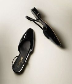 Sandals from CHANEL Chanel Slingback Flats, Slingback Chanel, Aw 2024, Chanel Slingback, Moda Chanel, Mode Chanel, Fits Aesthetic, Chanel Store, Cartier Panthere