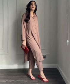 Formal Kurta Sets For Women, Shirt Style Kurta For Women, Kurta Designs Women Casual With Jeans, Formal Kurti For Office, Indian Formal Wear Office For Women, Kurti Designs Latest Fashion, Office Outfits Women Indian, Clean Girl Fashion, Mini Skirt Sweater