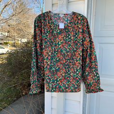 Nwt J. Crew Pretty Green Yellow Oranges Red Floral Fabric Covered Shoulder Buttons Blouse. 1x Xxl Bust 46”, 2x Bust 50”, 3x Bust 54”, Length 25”. Originally $79.50. Enjoy! Red Floral Fabric, White Wrap Blouse, Business Casual Blouse, Cotton Poplin Top, Classic Blouses, Beige Plaid, Mock Neck Blouse, Poplin Top, Purple Blouse