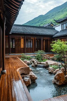 Home With Courtyard In The Middle, Chinese House Modern, Middle Eastern Courtyard, Houses With Courtyards In The Middle, Inner Courtyard House, Inner Courtyard Design, Chinese Style House, Chinese Modern Architecture, Chinese Modern House