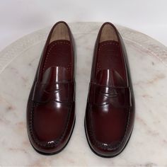 New Without Box Brooks Brothers Penny Loafers Dress Shoe Genuine Leather Hand Sewn Boys Size : 5 Color : Burgundy Guaranteed 100% Authentic Classic Burgundy Loafers For Office, Boys Loafers, Loafers Dress, Leather Dress Shoes, Dress Shoe, Walker Boots, Book Decor, Garment Bags, Leather Dress