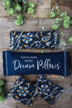 two blue and white bandannas with the words how to make herbal dream pillow