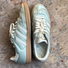 Worn Twice Shoes Adidas, Adidas Samba, Gold Details, Adidas Shoes, Adidas Women, Womens Shoes Sneakers, Shoes Sneakers, Size 10, Adidas