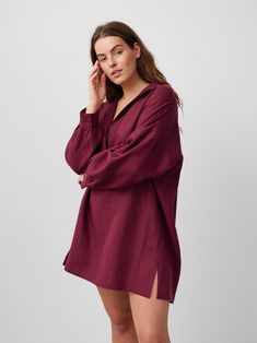 "SKY is an oversized, long sleeve linen tunic dress. DETAILS - Collar neckline - Long sleeves - Above knee length - Oversized fit - 100% midweight European linen fabric - Cut and sewn to order just for you in our studio COLOR - Eggplant, you can also choose other colors above - Fabric samples are available here https://www.etsy.com/listing/586569696/linen-fabric-samples SIZING & FIT - Size down for a more fitted look - Model is 5'6\" / 172 cm and wearing a size M CARE FOR LINEN - Machine wash up to 30ºC/86ºF gentle cycle - Lay flat to dry or tumble dry low - Warm iron if needed - Do not bleach SIZE GUIDE Size conversion guide Size XS (US 0-2, IT 36-38, UK 4-6, Japan 3-5, France 32-34) Size S (US 4-6, IT 40-42, UK 8-10, Japan 7-9, France 36-38) Size M (US 8-10, IT 44-46, UK 12-14, Japan 11- Oversized Linen Shirt, Linen Tunic Dress, Navy Blue Linen, Black Linen Dress, Linen Shirt Dress, Linen Mini Dress, Linen Tunic, Linen Blouse, Kimono Dress