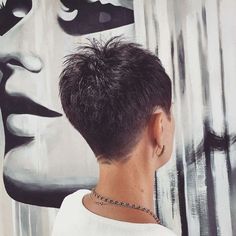 Pixies With Undercut, Short Hair Back View Pixie, Short Silver Bob, Pixie Cut Back View, Short Hair Back View, Short Pixie Bob Haircuts, Silver Bob, Hair Cut Ideas, Short Pixie Bob