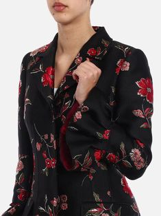 Dolce & Gabbana Floral-Jacquard Coat is a modern take on the classic trench style. In slim fit and crafted from richly textured fabric, it has everything you need for effortless cool this season. single-breasted closure features tonal metal button comes with an inner silk stretch lining, making highly versatile ideal layering over sweaters or denim. Embroidered Polo Shirts, Single Breasted Coat, Leg Work, Printed Jeans, Jacquard Pattern, Textured Fabric, Metal Buttons, Black Silk, Luxury Outfits