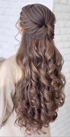 Bridesmaids Hairstyle, Quince Hairstyles, Long Hair Wedding Styles, Prom Hairstyles For Long Hair, Front Hair Styles, Half Updo, Bridesmaid Hairstyles, Hairdo For Long Hair, Wedding Hairstyles For Long Hair