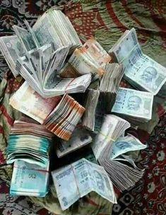 Nyc 🤗🤗🤗🤗 Money Images Cash Indian, Indian Currency, Album Cover Wallpaper Collage, Love Wallpaper Download, Dont Touch My Phone Wallpaper, Money Images, Image Swag, Money Pictures, Background Images For Quotes