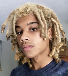 Blonde Dreadlocks, Blonde Dreads, Dreadlock Hairstyles For Men, Photographie Portrait Inspiration, Dreadlock Hairstyles, Aesthetic People, Locs Hairstyles, Hair Reference, Bob Haircut