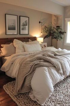 Cozy Headboard, Vibe Bedroom, Bedroom Decor Cozy, Redecorate Bedroom, Apartment Decor Inspiration, Cozy Decor, Master Bedrooms Decor, Apartment Inspiration, Cozy Room