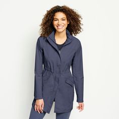 Pack-And-Go Jacket What To Wear In Paris, Packable Rain Jacket, Travel Jacket, Fly Shop, Fitted Joggers, Estilo Chic, Crew Sweatshirts, Style Chic, Outdoor Apparel