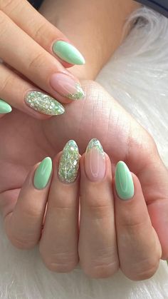 Mint Green Nails, Mint Nails, Emerald Nails, Green Nail Art, Green Nail Designs, Round Nails, Sparkly Nails, Oval Nails, Short Acrylic Nails