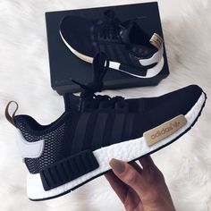 La La luuuuuhhhhhhh ADIDAS😍 that cloud foam 😍 Brittany Dawn, Adidas Nmds, Black Nike Shoes, Workout Shoes, Adidas Nmd, Jewelry Women, Shoe Obsession, Fashion Sneakers