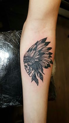 Native American Headdress Tattoo, Indian Head Tattoo, Indian Headdress Tattoo, Indian Skull Tattoos, Headdress Tattoo, Tato Tradisional, Native American Tattoo, Native Tattoos