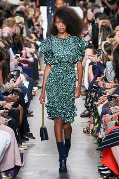 Michael Kors Collection Spring 2020 Ready-to-Wear Collection - Vogue Charlotte Olympia, Fashion Mode