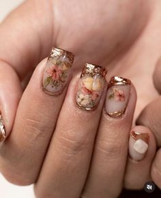 Antique Nails Vintage, Tortured Poets Department Nails, Russian Nails Design, Rococo Nails, Victorian Nails, Vintage Nail Art, Fall Nail Trends, Fall Nail Art