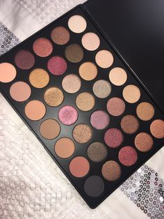 $23 Morphe 35F fall into frost palette https://www.morphebrushes.com/collections/pro-makeup-palettes/products/35f Morphe 35f, Makeup Morphe, Makeup Pallets, Smokey Eyes, School Looks, Kiss Makeup, Fall Makeup