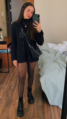 Outfit Botas, Fashion Mistakes, Looks Chic, 10 Pounds, Looks Style, Winter Fashion Outfits, Looks Vintage, Night Outfits, Outfits Casuales