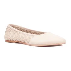 The Wilma is not your basic ballet flat. Its woven leather upper will add a touch of vintage flair. Cream Flats With Woven Sole For Spring, Beige Woven Leather Flats, Spring Slip-on Woven Leather Flats, Spring Flats With Intrecciato Weave And Round Toe, Chic Leather Ballet Flats With Woven Sole, Spring Woven Leather Flats With Round Toe, Chic Woven Leather Ballet Flats, Cream Flats With Woven Sole, Leather Flats With Intrecciato Weave For Spring