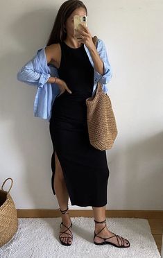 Maxi Dress With Shirt On Top, Casual Long Black Dress Outfit, Black Long Dress Outfit Casual, Black Summer Dress Outfit, Spring Dress Outfits Casual, Linen Jacket Outfit, Mum Fashion