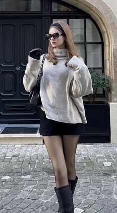 Bohemian Minimalist Fashion, Museum Outfit, Autumn Palette, Gossip Girl Outfits, Winter Trip, Chique Outfits, Winter Inspo