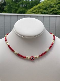 Red Seed Bead Necklace, Red Evil Eye Jewelry, Red Necklace Beads, Red Bead Necklace, Glass Seed Bead Bracelet Ideas, Evil Eye Necklace Beaded, Evil Eye Jewelry Necklace, Gold Seed Bead Necklace, Red Beads Necklace