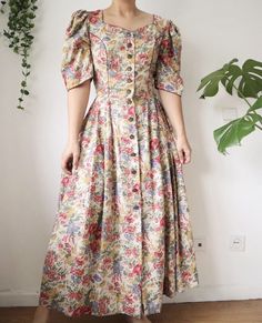 Gaun Dress, Long Gown Design, Cocktail Outfit, Kurta Neck Design, Retro Vintage Dresses, Elegant Dresses Classy, Kurti Designs Party Wear, Fashion Design Dress, Dream Wedding Ideas Dresses