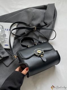 BirdinBag - Compact Black Flap Handbag: Stylish and Practical Inch Bag, Details Pictures, Novelty Bags, Word Wrap, White Space, Bag Bag, Black Color, Pu Leather, Bag Lady