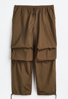 H&M PLUS SIZE PARACHUTE PANTS ~SIZE LARGE~DARK KHAKI GREEN ~ NWT Khaki High-waisted Cargo Parachute Pants, Khaki High Waist Cargo Parachute Pants, Khaki Wide Leg Harem Pants With Cargo Pockets, Khaki Cargo Style Ankle-length Parachute Pants, Khaki Cargo Ankle-length Parachute Pants, Khaki Ankle-length Cargo Parachute Pants, Baggy Khaki Parachute Pants For Fall, Khaki Baggy Parachute Pants For Fall, Fall Baggy Khaki Parachute Pants