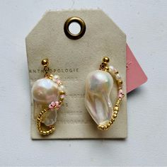 Style No. 62089008; Color Code: This Pair Marries The Timeless Appeal Of Pearl Earrings With Creative Crystal Accents. They're An Elegant Choice For Adding A Touch Of Whimsy To Your Jewelry Collection. 18k Gold-Plated Steel; Baroque Pearl, Crystals Imported Dimensions 1"L, 0.5"W Et Toi Paris Handmade In Sweden By Local Artisans, Et Toi Paris Creates One-Of-A-Kind Accessories. Jewelry Pairing Ideas, Christmas Market Jewelry Display, Modern Wedding Jewelry, Pottery Earrings, Baroque Pearls Jewelry, Drop Earrings Pearl, Coastal Jewelry, Anthropologie Earrings, Handmade Jewlery