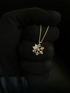 "Embrace the winter spirit with this stunning mozaite snowflake pendant necklace. Crafted from high-quality materials, this elegant piece captures the beauty of a snowflake and adds a touch of sparkle to any outfit. Perfect for layering or wearing alone, this necklace makes a great gift for winter lovers or a stylish addition to your jewelry collection. ∙ DETAILS & MATERIALS ∙ -  Material:925 Sterling Silver - Necklace Height: 0.60 inç - Necklace Width: 0.60 inç - Chain Length: 17.71 inches - Ma Snowflake Necklace For Christmas Anniversary, Christmas Snowflake Necklace For Anniversary, Round Jewelry Gift For Winter, Round Winter Jewelry Gift, Sterling Silver Necklaces For Winter Gifts, Handmade Jewelry For Winter Gifts, Winter Snowflake Necklace, Perfect For Gifts, Handmade Winter Jewelry Gift, Winter Pendant Necklace As Gift