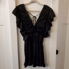 Nwt! A Black Mini Dress, Low Vneck, Ruffled Sleeves, Tiered Skirt, Ruching Details, Tie In Back. Super Cute Dress For A Night Out Pit To Pit: 20" Waist: 13" Length: 33" Black V-neck Mini Dress With Ruffles, V-neck Mini Dress With Ruffles For Going Out, V-neck Ruffled Mini Dress For Going Out, Split Sleeve Dress, Glam Casual, Boho Mini Dress, Mini Sundress, Aqua Dress, Mini Dresses For Women