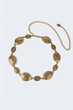 Charmy Pendant Belt – edikted Gold Chain Belts, Chunky Gold Belt, Gold Jewellery Png, Gold Belt Chain, Aman Sinaya, Gold Accessories Outfit, Gold Belt Outfit, Jewelry Png, Belts Aesthetic