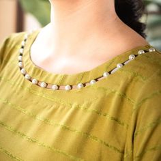 Beads Work On Kurti Neck Simple, Trendy Neck Design, Sleeves Design For Kurtis, Suit Neck Design, Salwar Suit Neck Designs, Chudidhar Neck Designs, Suit Neck, Pearl Neck