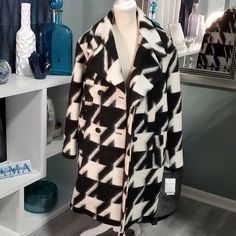 Very Pretty Coat Fancy And Excellent To Wear To Any Event Made Of 72% Virgin Wool Retails For 550 New With Tags No Flaws Designer White Outerwear For Work, Designer White Long Sleeve Outerwear, For All Mankind, 7 For All Mankind, Size 10, Jackets & Coats, Jackets For Women, Black White, Wool