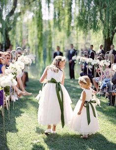 Swans At Wedding, Black Swan Lake, Tree Wedding Ceremony, Willow Tree Wedding, Villa Photography, Jose Villa Photography, Wedding Ceremony Ideas, Jose Villa, Sage Wedding