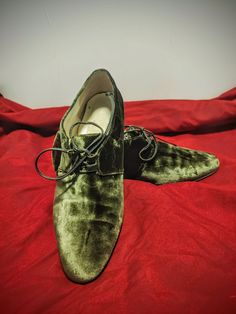 Lush green velvet Bette Mueller Oxford shoes. Size 37 European, narrow. Previously owned, but velvet is in excellent condition. All leather with leather laces. Originally $150. Women's Oxford Shoes, Evening Purse, Women Oxford Shoes, Onyx Bead, Tie Shoes, Lush Green, Green Velvet, Womens Oxfords, Leather And Lace