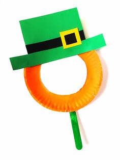 Paper Plate Leprechaun Mask St Patricks Day Projects For Preschool, St Paddy's Day Crafts For Kids, Saint Patricks Day Art Preschool, San Patrick Day Craft, Leprechaun Crafts For Toddlers, St Patricks Day Art Projects For Kids, St Patricks Day Easy Craft, St Pattys Crafts For Kids, March Craft Ideas For Kids