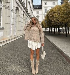 Aesthetic Outfits Women, Fashion Outfits Aesthetic, Neutral Autumn, Rush Outfits, Retro 4, Autumn Style, Beauty And Fashion, Autumn Outfit