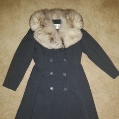 This Is A Vintage Flemington Fur Peacoat. The Coat Has A Real Fur Collar. Coat Is In Impeccable Condition. No Signs Of Wear Of Any Kind. Interior Is Shimmery And Photo Makes It Look Discolored. Everything Looks Near Perfect. Looks Brand New. There Is No Tag Or Label With Description Of Material Or Size. But I Would Guess That It Is A Small And Would Fit Size 4-6. I Can Take Any Measurements If You Would Like. The Coat Is Dark Grey. Ask Questions, Ill Be Happy To Answer. Gray Fitted Winter Pea Coat, Fitted Gray Winter Pea Coat, Fitted Gray Pea Coat For Winter, Fitted Gray Pea Coat With Long Sleeves, Elegant Fitted Gray Outerwear, Fitted Gray Outerwear, Fitted Long Gray Pea Coat, Formal Gray Long Sleeve Pea Coat, Formal Gray Pea Coat For Fall