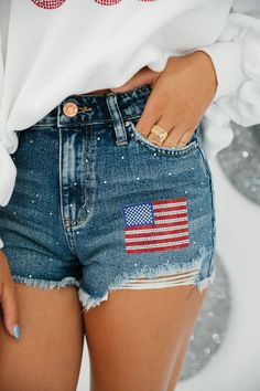 USA PATCH DENIM SHORTS Shorts Judith March 7/28 American Flag Clothes, American Flag Shorts, 4th Of July Parade, Patch Denim, American Flag Patch, Patriotic Fashion, Diy Shorts, Flag Patches, Painted Denim