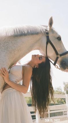 Shooting Pose, Western Photoshoot, Looks Country, Addison Rae