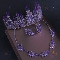 Make Up For Quinceanera Lilac, Purple Tiara Aesthetic, Xv Dresses Purple, Purple Quince Decorations, Quinceanera Dresses Butterfly, Purple Wedding Dress The Bride, Purple Butterfly Quinceanera Theme, Purple Crowns